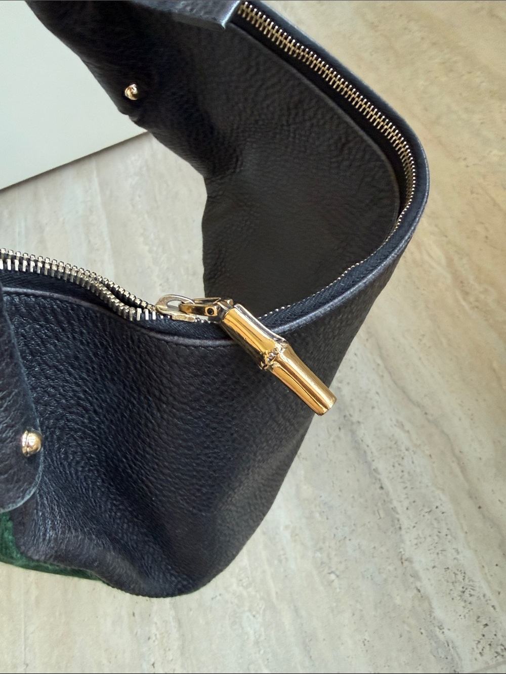 GUCCI Pebbled Leather Bamboo Ring Medium Hobo Bag - Picture 5 of 6